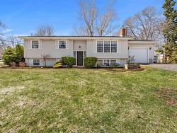 1 Braemore Avenue  Charlottetown, PE C1E 1N5