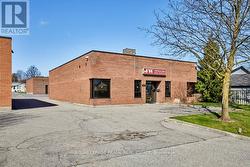 630 EUCLID STREET Whitby (Downtown Whitby), ON L1N 5C2