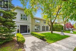 31 GEORGE HENRY BOULEVARD Toronto, ON M2J 1E3