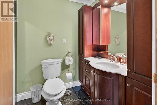 3037 Hilltop Lane, Frontenac (Frontenac South), ON - Indoor Photo Showing Bathroom