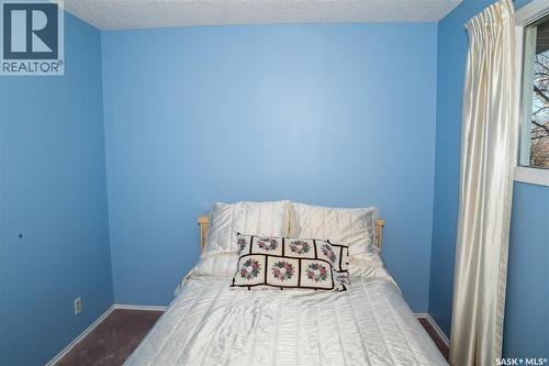 638 Alberta Avenue, Kerrobert, SK - Indoor Photo Showing Bedroom