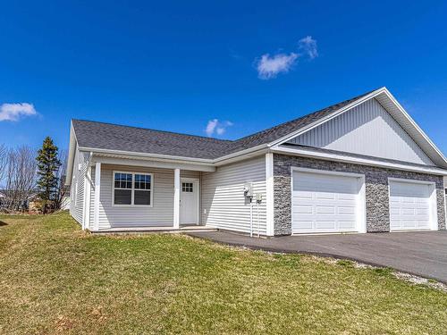 10 AIDAN Street  Charlottetown, PE C1E 3R1