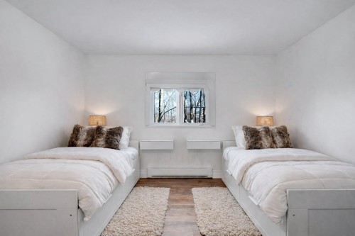 Chambre à coucher - 291 Ch. De La Corniche, Piedmont, QC - Indoor Photo Showing Bedroom