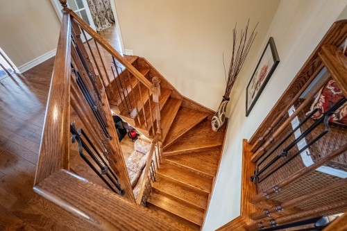 Staircase - 153 Rue Du Jade, Saint-Jean-Sur-Richelieu, QC - Indoor Photo Showing Other Room