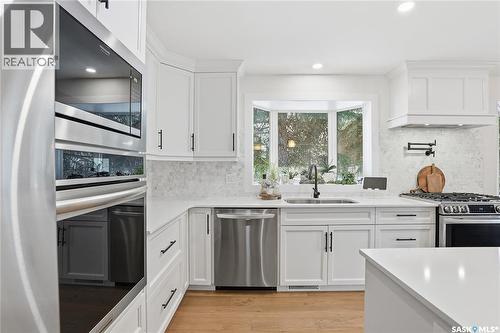 115 Whiteswan Drive, Saskatoon, SK - Indoor Photo Showing Kitchen With Upgraded Kitchen