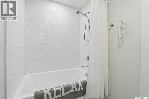 115 Whiteswan Drive, Saskatoon, SK - Indoor Photo Showing Bathroom