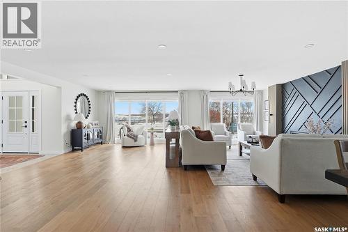 115 Whiteswan Drive, Saskatoon, SK - Indoor Photo Showing Living Room