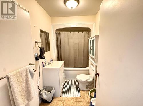 59 Winston Rd, Wawa, ON - Indoor Photo Showing Bathroom