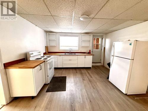 59 Winston Rd, Wawa, ON - Indoor Photo Showing Kitchen With Double Sink