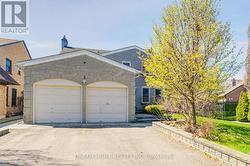 3 FERNDELL CIRCLE  Markham, ON L3R 3Y7