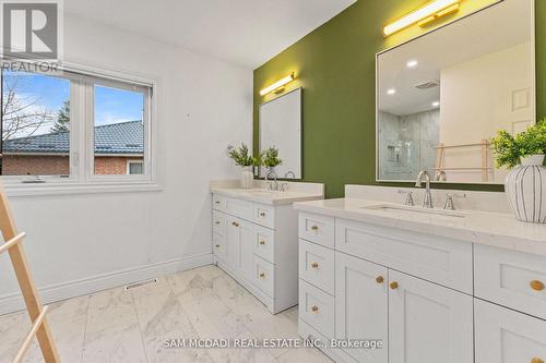 4025 Rolling Valley Drive, Mississauga, ON - Indoor Photo Showing Bathroom