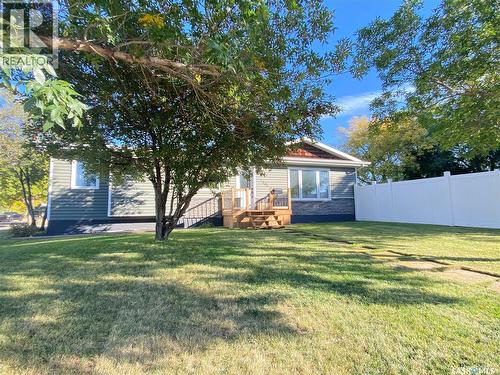 1205 Douglas Road, Weyburn, SK - Outdoor