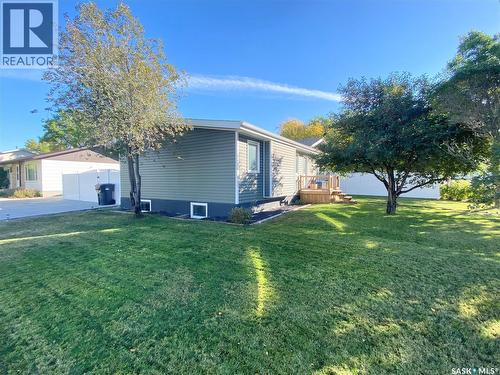 1205 Douglas Road, Weyburn, SK - Outdoor
