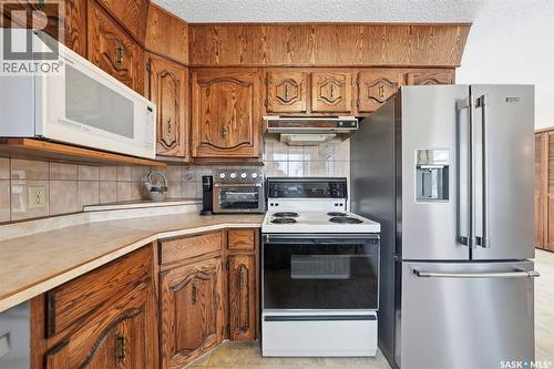 516 Wilken Crescent E, Warman, SK - Indoor Photo Showing Kitchen
