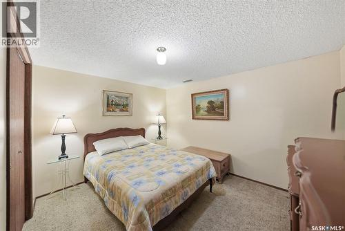516 Wilken Crescent E, Warman, SK - Indoor Photo Showing Bedroom