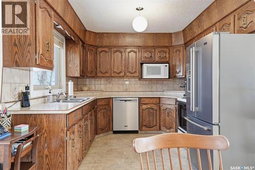 516 Wilken Crescent E, Warman, SK - Indoor Photo Showing Kitchen