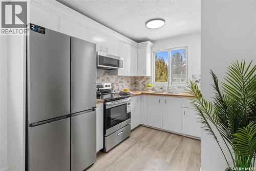224 Waterloo Crescent, Saskatoon, SK - Indoor Photo Showing Kitchen