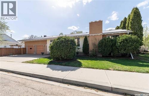 401 Stadacona STREET W  Moose Jaw, SK S6H 1Z7