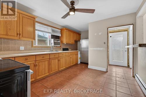 43 Carleton Street, Kingston (East Of Sir John A. Blvd), ON - Indoor Photo Showing Kitchen With Double Sink
