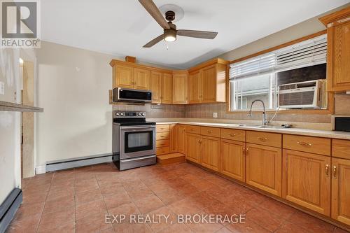 43 Carleton Street, Kingston (East Of Sir John A. Blvd), ON - Indoor Photo Showing Kitchen With Double Sink