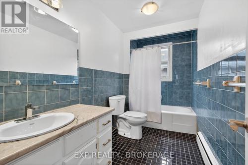 43 Carleton Street, Kingston (East Of Sir John A. Blvd), ON - Indoor Photo Showing Bathroom