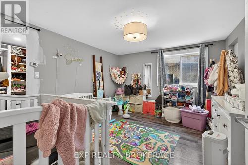 43 Carleton Street, Kingston (East Of Sir John A. Blvd), ON - Indoor