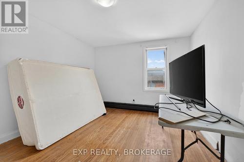 43 Carleton Street, Kingston (East Of Sir John A. Blvd), ON - Indoor Photo Showing Other Room