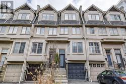 20 - 96 NELSON STREET Oakville, ON L6L 3H8