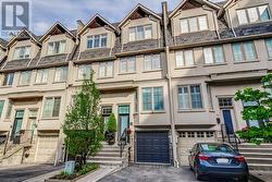 20 - 96 NELSON STREET Oakville, ON L6L 3H8