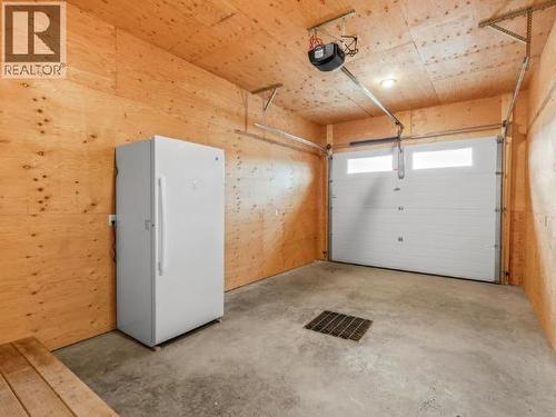 10 Alert Avenue, Whitehorse, YT - Indoor Photo Showing Garage