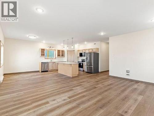 10 Alert Avenue, Whitehorse, YT - Indoor Photo Showing Kitchen