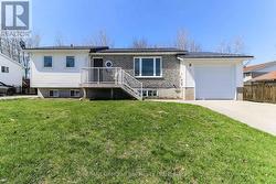 8 JOHN DILLINGNO STREET Tay (Victoria Harbour), ON L0K 2A0