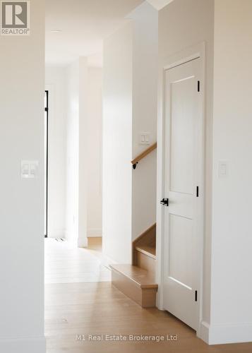 74 Bedell Drive, Mapleton, ON - Indoor Photo Showing Other Room