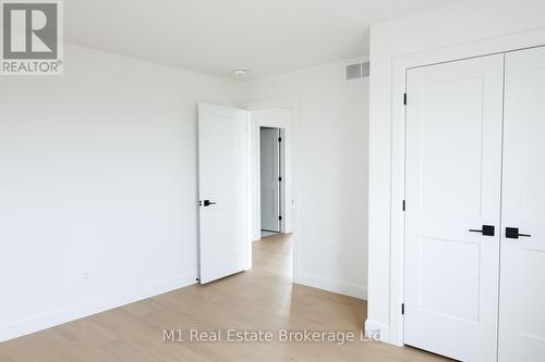 74 Bedell Drive, Mapleton, ON - Indoor Photo Showing Other Room