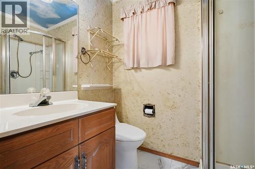 807 115Th Street E, Saskatoon, SK - Indoor Photo Showing Bathroom