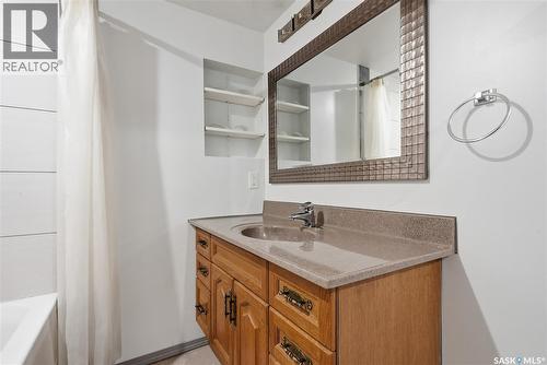 807 115Th Street E, Saskatoon, SK - Indoor Photo Showing Bathroom