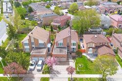 4 TOWNLEY AVENUE Markham, ON L3S 1C9