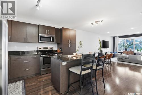 139 Maningas Bend, Saskatoon, SK - Indoor Photo Showing Kitchen With Stainless Steel Kitchen