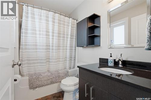 139 Maningas Bend, Saskatoon, SK - Indoor Photo Showing Bathroom