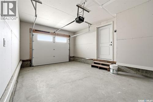 3919 Qu'Appelle Drive, Regina, SK - Indoor Photo Showing Garage