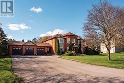 11 SLEEPY HOLLOW LANE Whitchurch-Stouffville, ON L4A 3G7