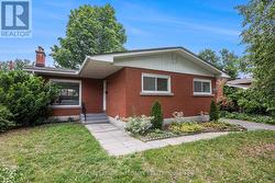 2389 SHELDON AVENUE  Ottawa, ON K2C 1K4