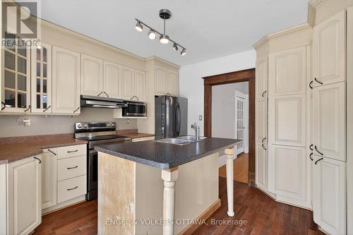 434 Byron Avenue, Ottawa, ON - Indoor Photo Showing Kitchen With Double Sink