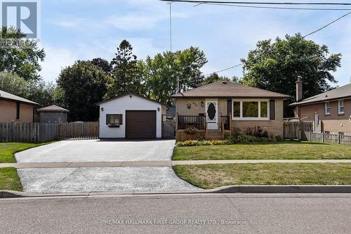 924 MCCULLOUGH DRIVE  Whitby (Downtown Whitby), ON L1N 1C6