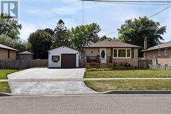 924 MCCULLOUGH DRIVE  Whitby (Downtown Whitby), ON L1N 1C6