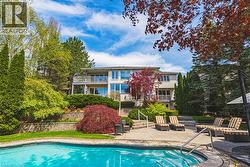 2 ANSLOW Court Dundas, ON L9H 6Z2