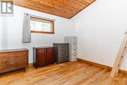 second bedroom - 