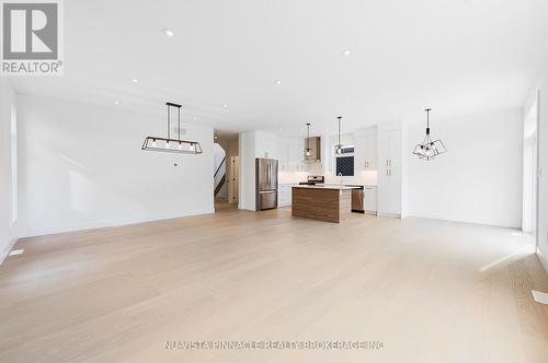 1689 Brayford Avenue, London South (South K), ON - Indoor Photo Showing Kitchen