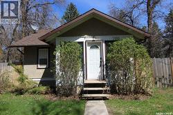780 1st STREET E Shaunavon, SK S0N 2M0