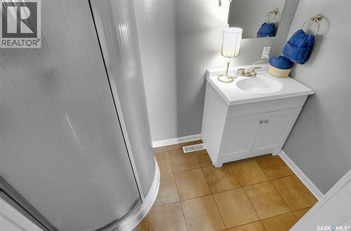 328 Cornwall Street, Regina, SK - Indoor Photo Showing Bathroom